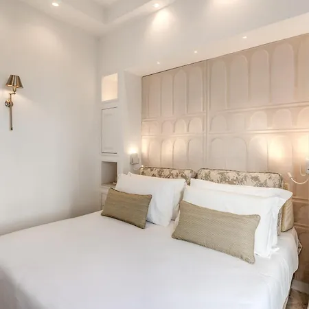 Diff'rent Souls - Luxury