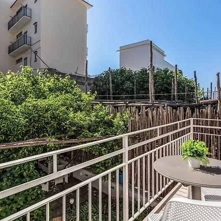 Diff'rent Souls - Luxury Pensjonat 4*