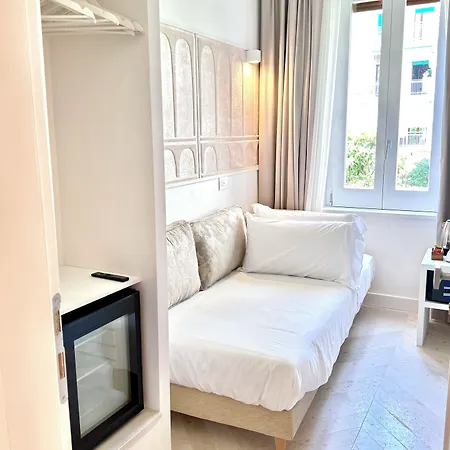 Diff'rent Souls - Luxury Pensjonat