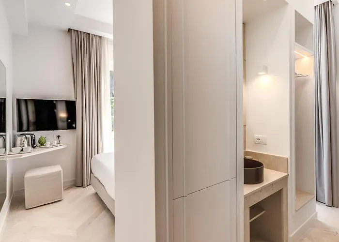 Diff'rent Souls - Luxury