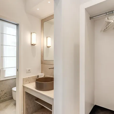 Diff'rent Souls - Luxury Sorrento